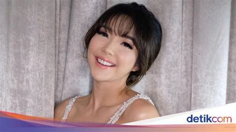 gisella anastasia bugil|Roy Suryo: Video Gisel Lebih Dari 19 Detik